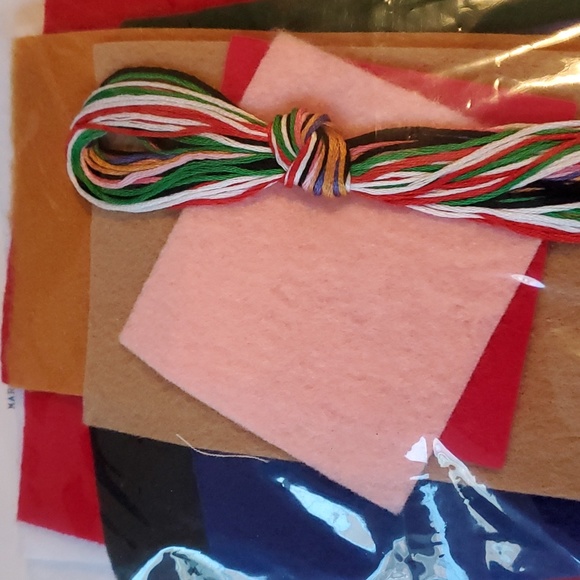 DIY Felt stocking kit for Christmas stocking - Picture 5 of 6